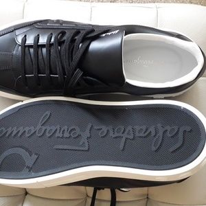 Brand New Salvatore Ferragamo Gancio Size 10